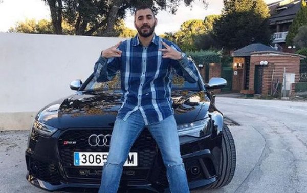 Практичната кола на Бензема, за която той казва, че е неговият идеален автомобил за деня. Текущата версия (2020) има 600 к. с. Този вариант е с максимална скорост 300 км/ч, а до 100 км/ч ускорява за 3,6 секунди.